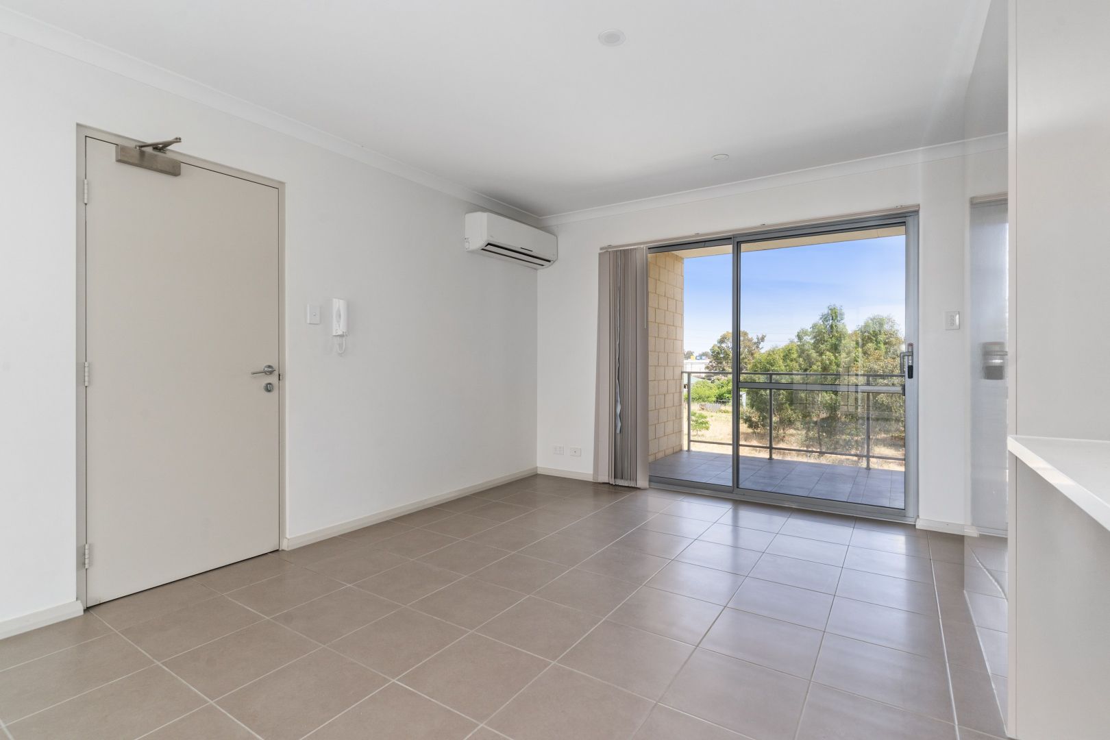 215/9 Central Terrace, Beckenham WA 6107, Image 2