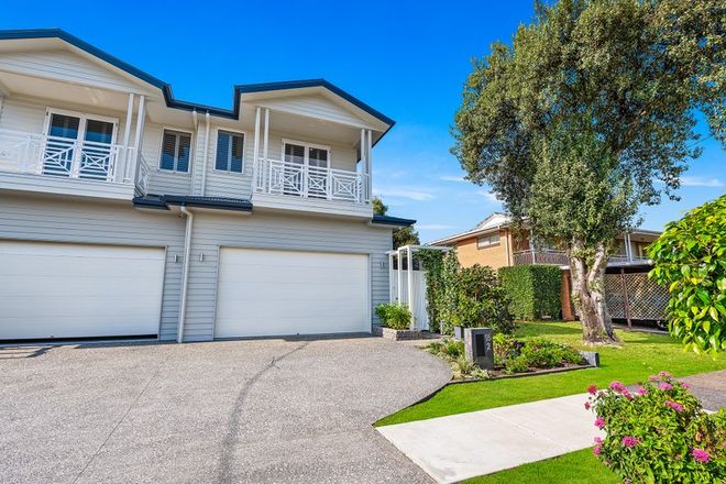 Picture of 2/15 Abalone Avenue, PARADISE POINT QLD 4216