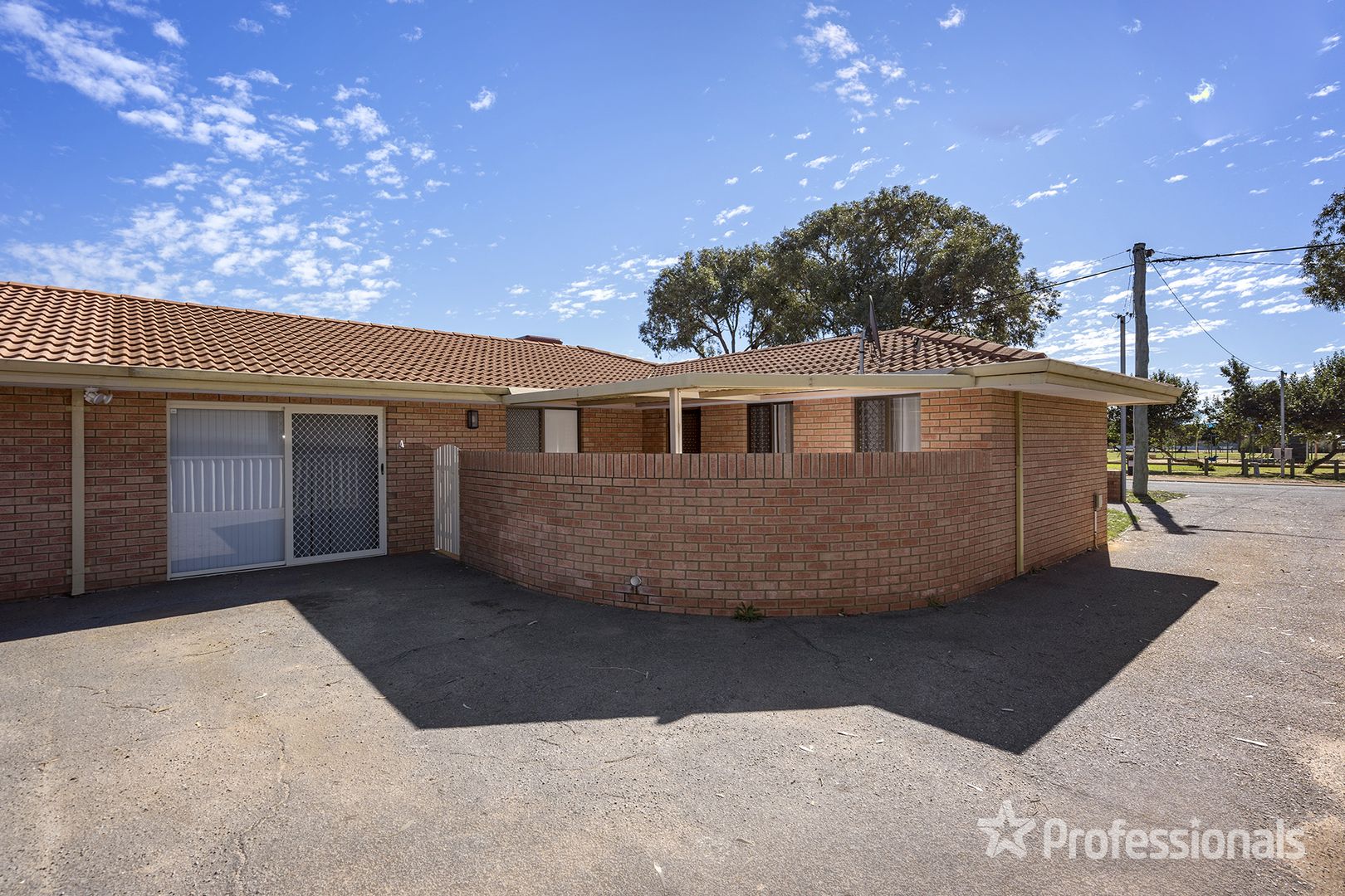 244A Fourth Street, Wonthella WA 6530, Image 2