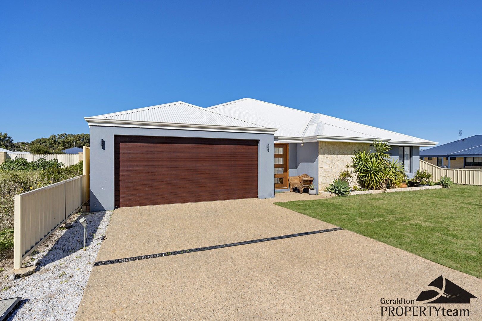 4 bedrooms House in 9 Cuff Way PORT DENISON WA, 6525