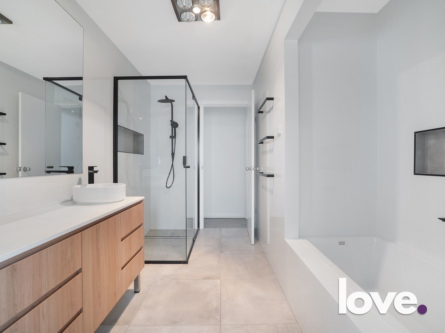 4 bedrooms House in 34 Brougham Ave FENNELL BAY NSW, 2283