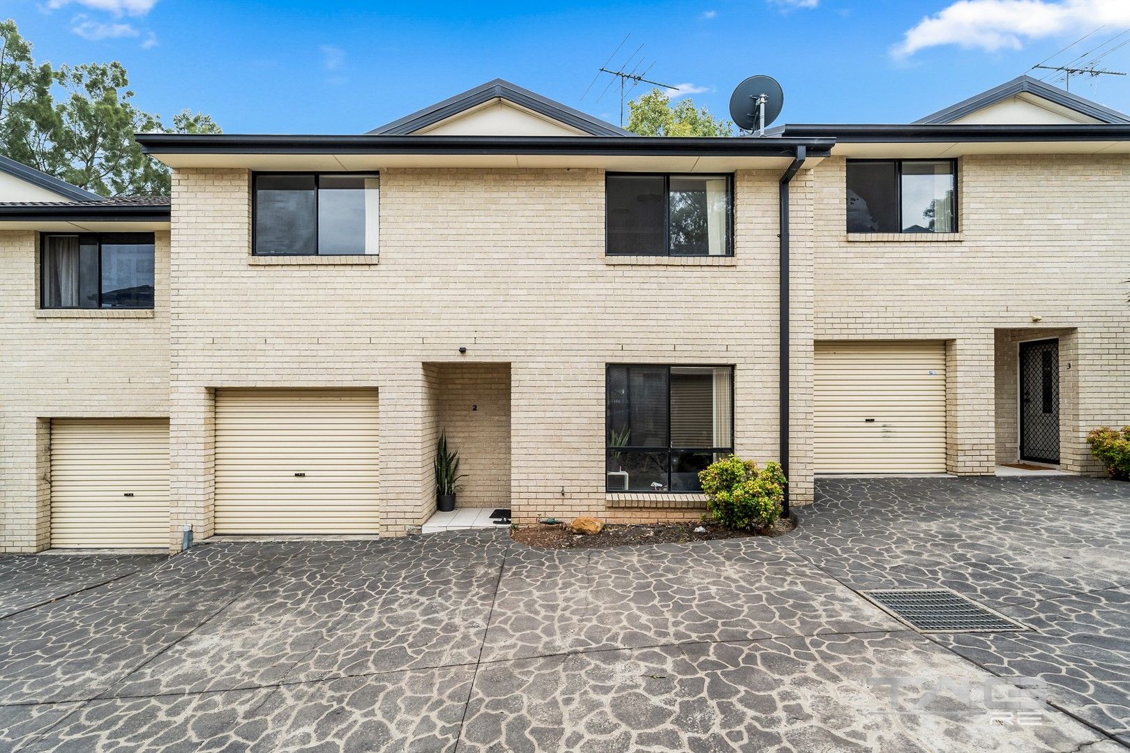 3 bedrooms Townhouse in 2/2A Collins Street ST MARYS NSW, 2760