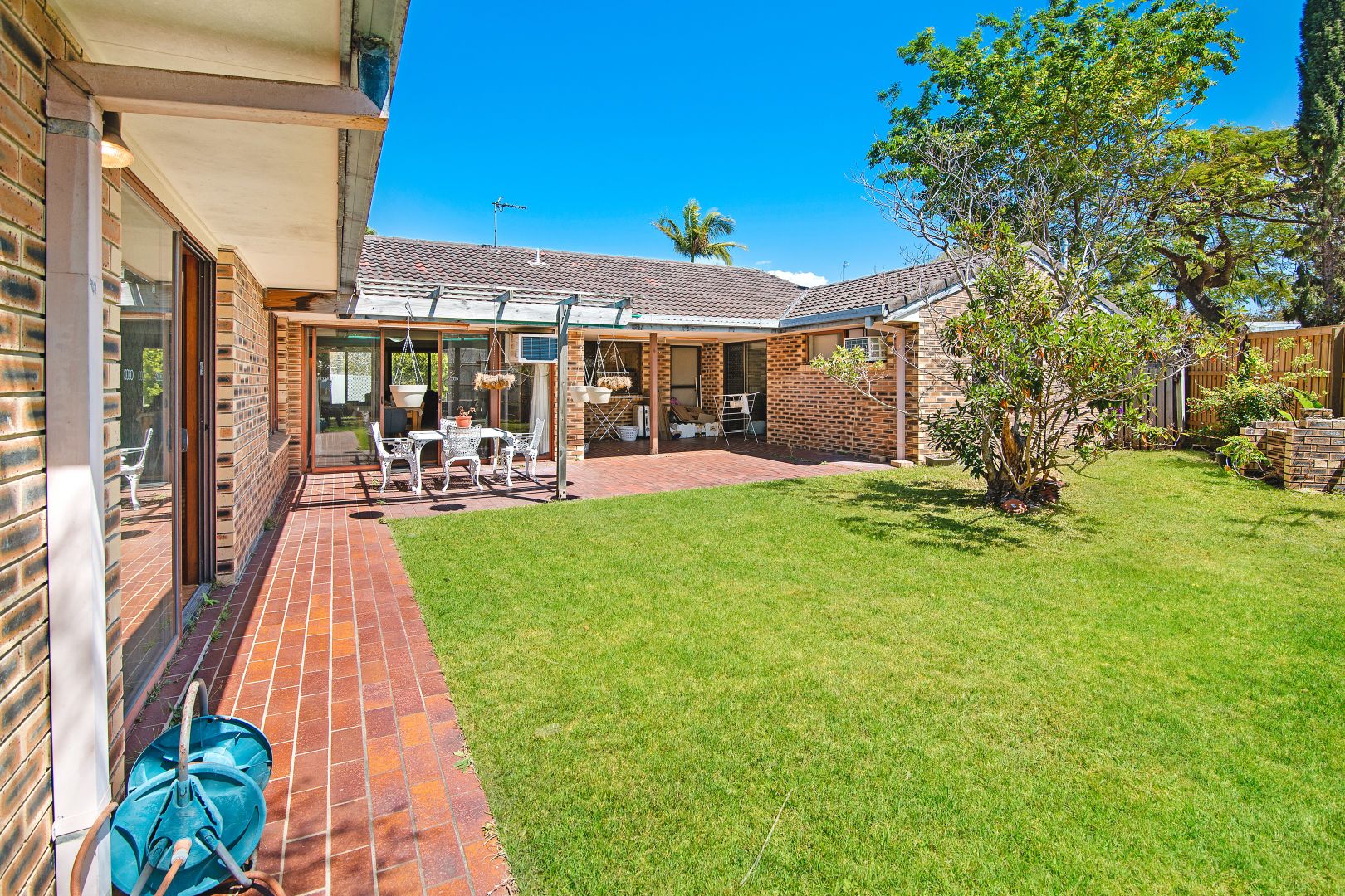 9 Milan Court, Isle Of Capri QLD 4217, Image 1