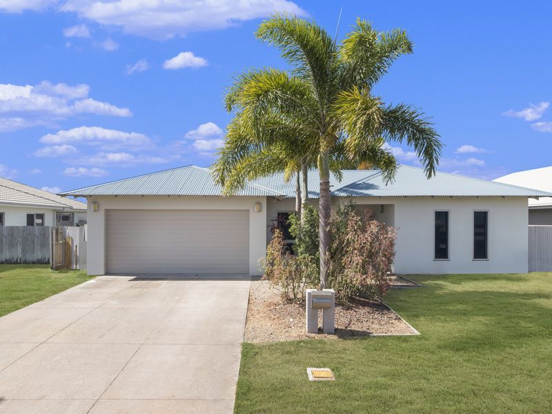 4 bedrooms House in 23 Waterfront Parade IDALIA QLD, 4811