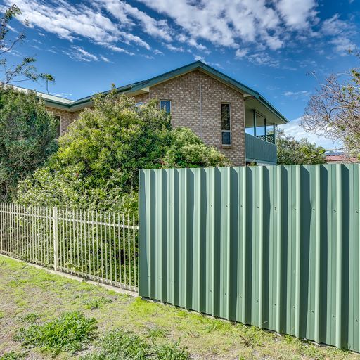 4 bedrooms House in 15 Breckan Avenue VICTOR HARBOR SA, 5211