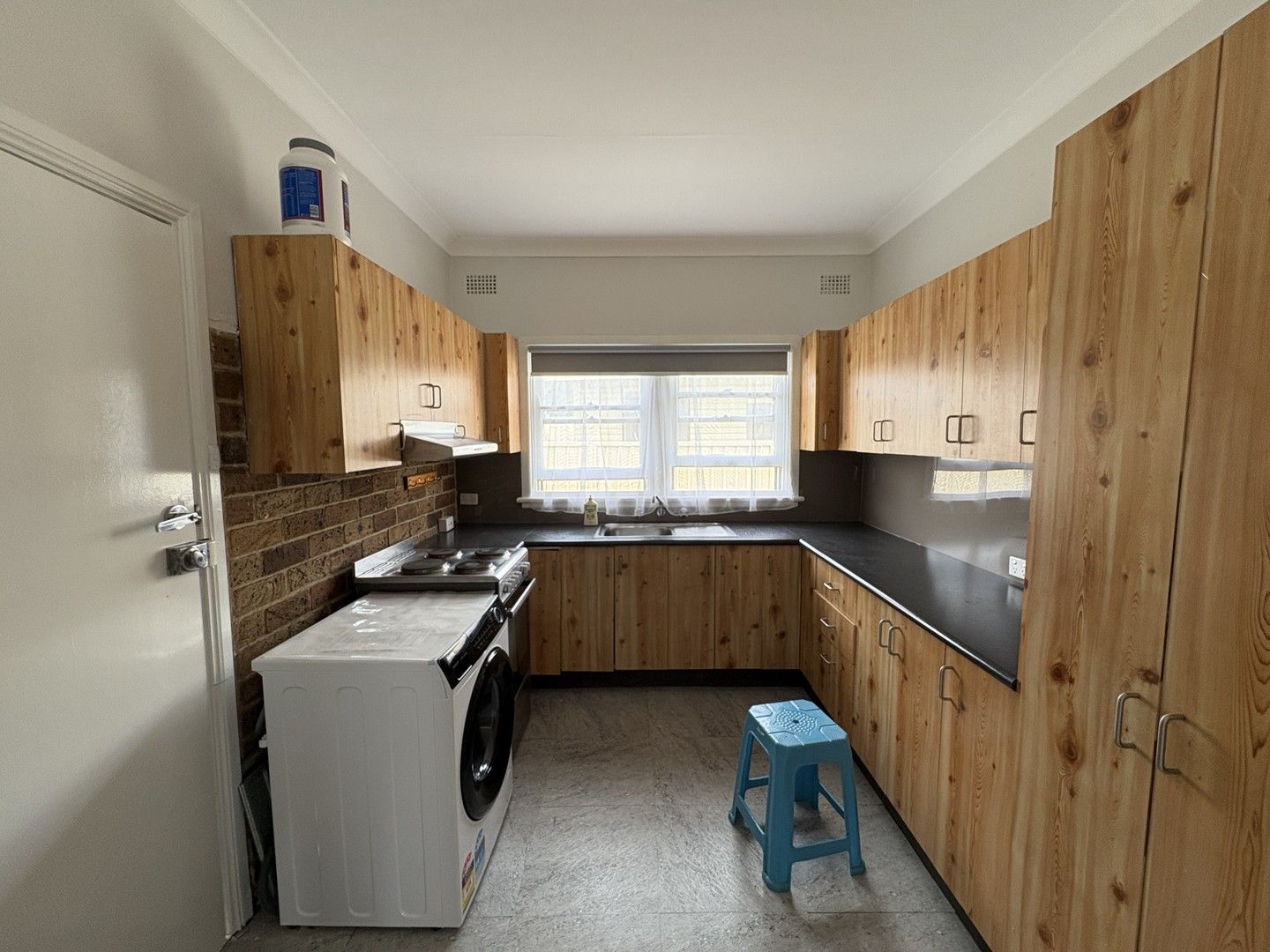 1 bedrooms House in 8 Constance Avenue OXLEY PARK NSW, 2760