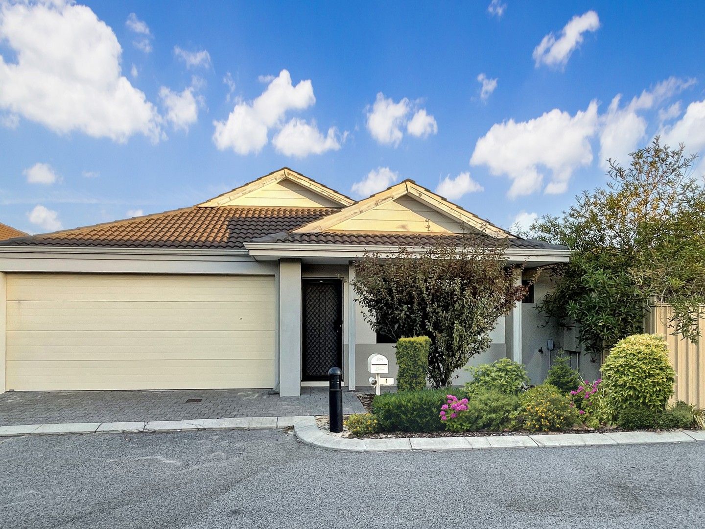 1 Glendalough Loop, Canning Vale WA 6155, Image 0