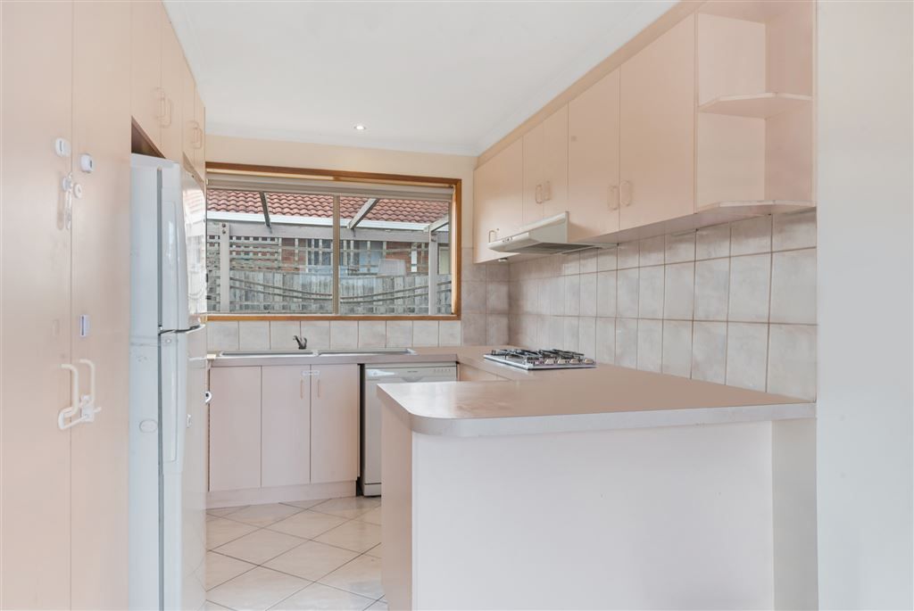 13 Coakley Crescent, Lovely Banks VIC 3213, Image 2