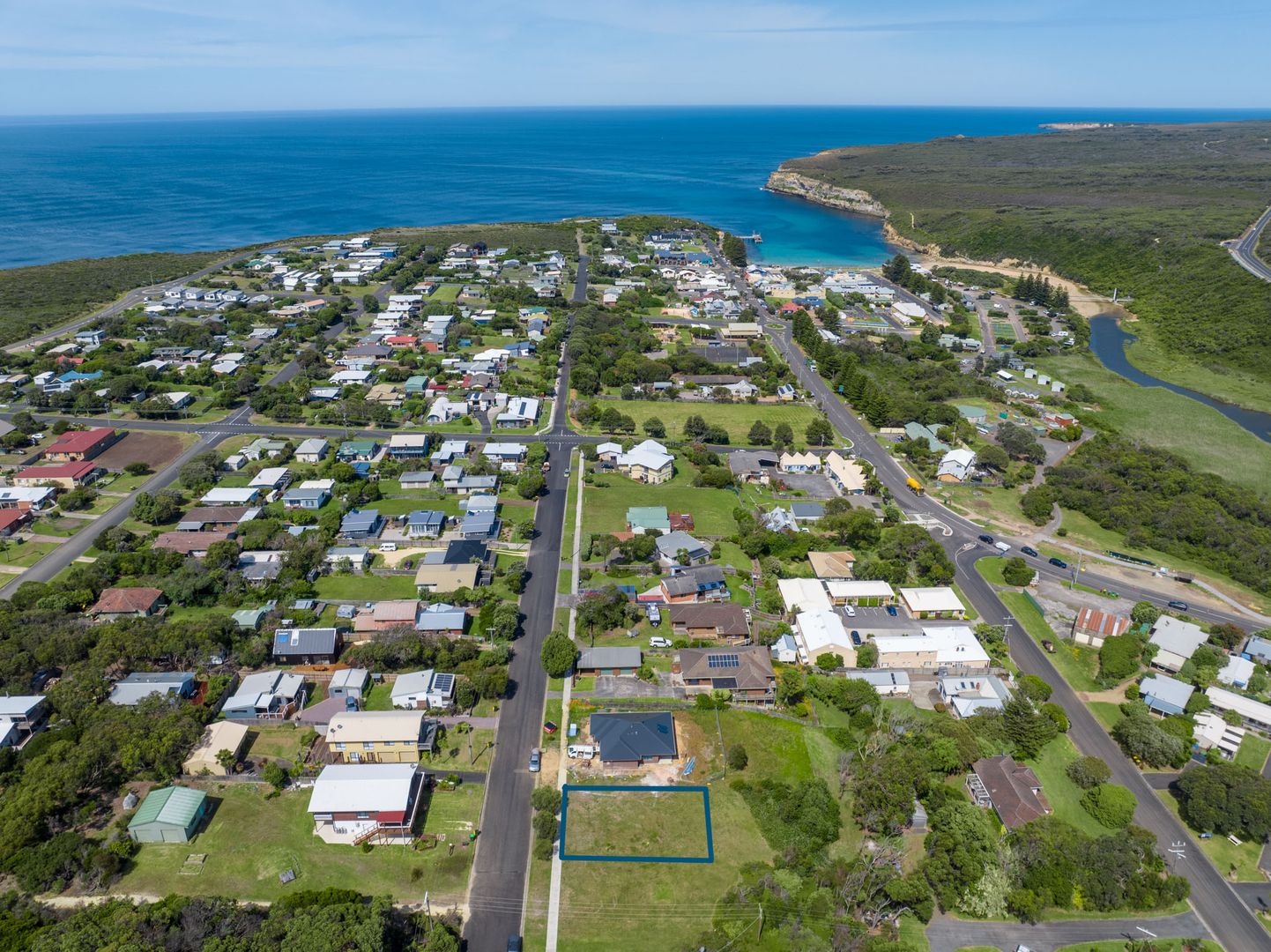 1/77 Hennessy Street, Port Campbell VIC 3269, Image 1