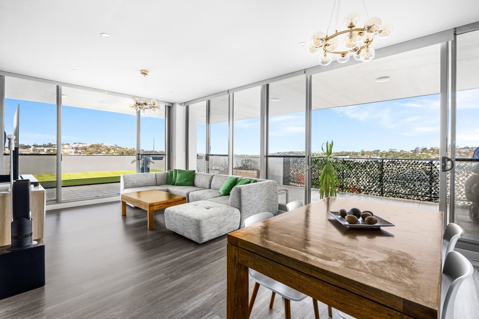2 bedrooms Apartment / Unit / Flat in 301C/23 Roger Street BROOKVALE NSW, 2100