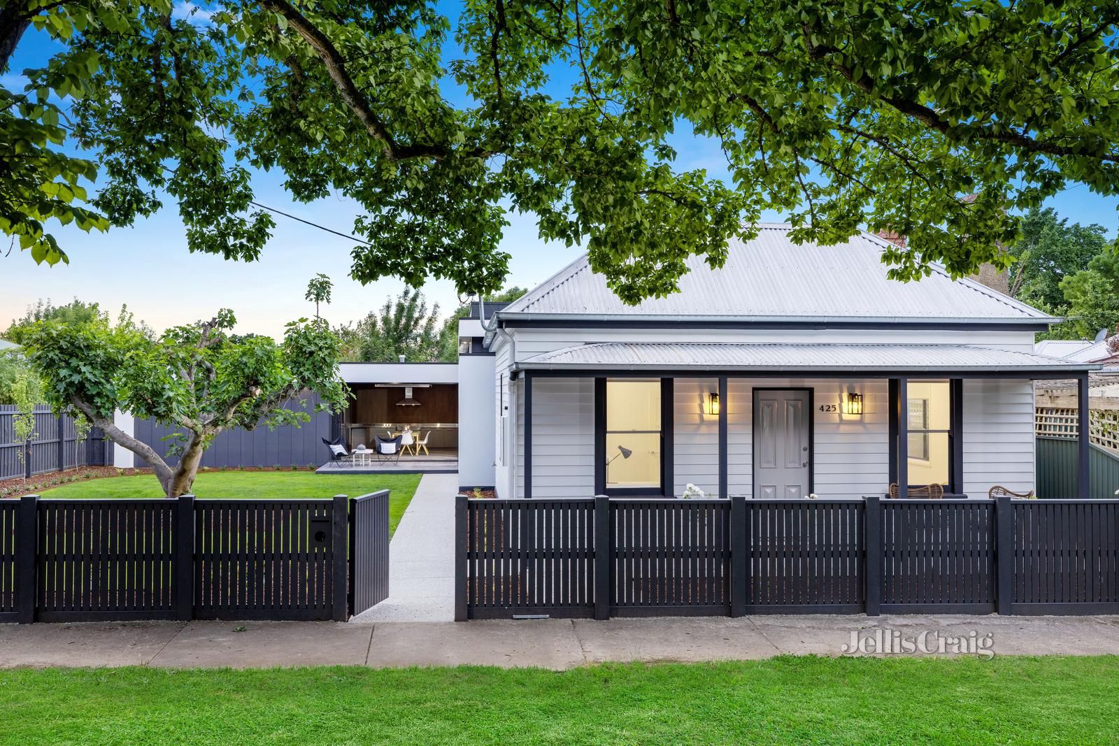 425 Ascot Street South, Ballarat Central Property History & Address