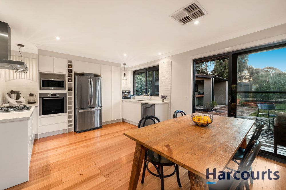 15 Heswall Court, Wantirna VIC 3152, Image 2