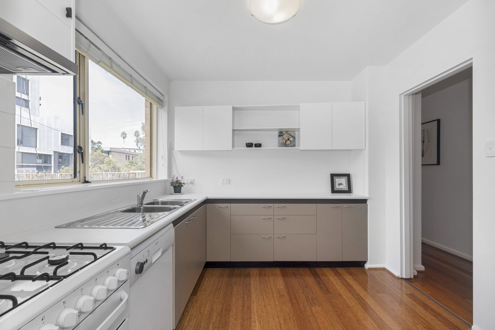 14/92 The Avenue, Parkville VIC 3052, Image 2