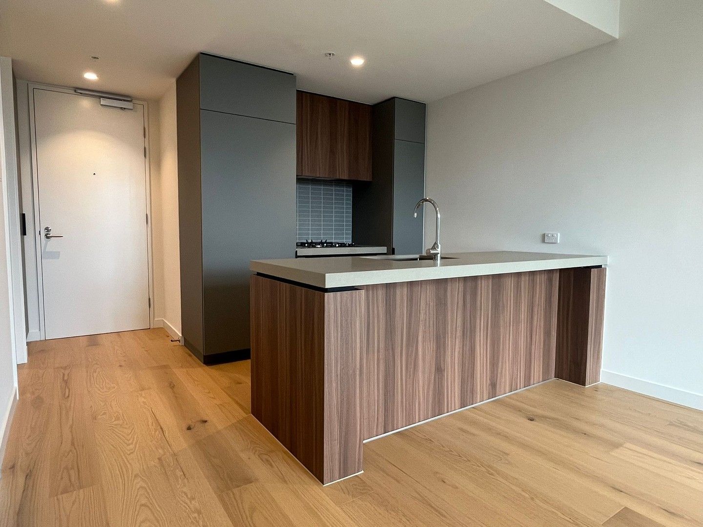 1 bedrooms Apartment / Unit / Flat in 104/37 Paper Trl ALPHINGTON VIC, 3078