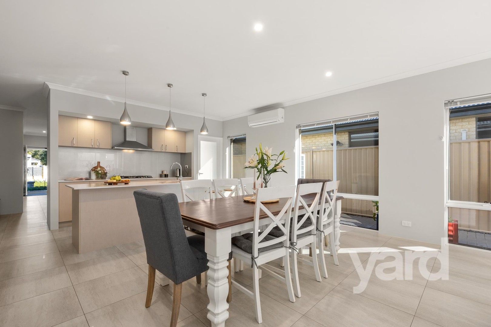4 bedrooms House in 10 Classroom Loop COOLBELLUP WA, 6163
