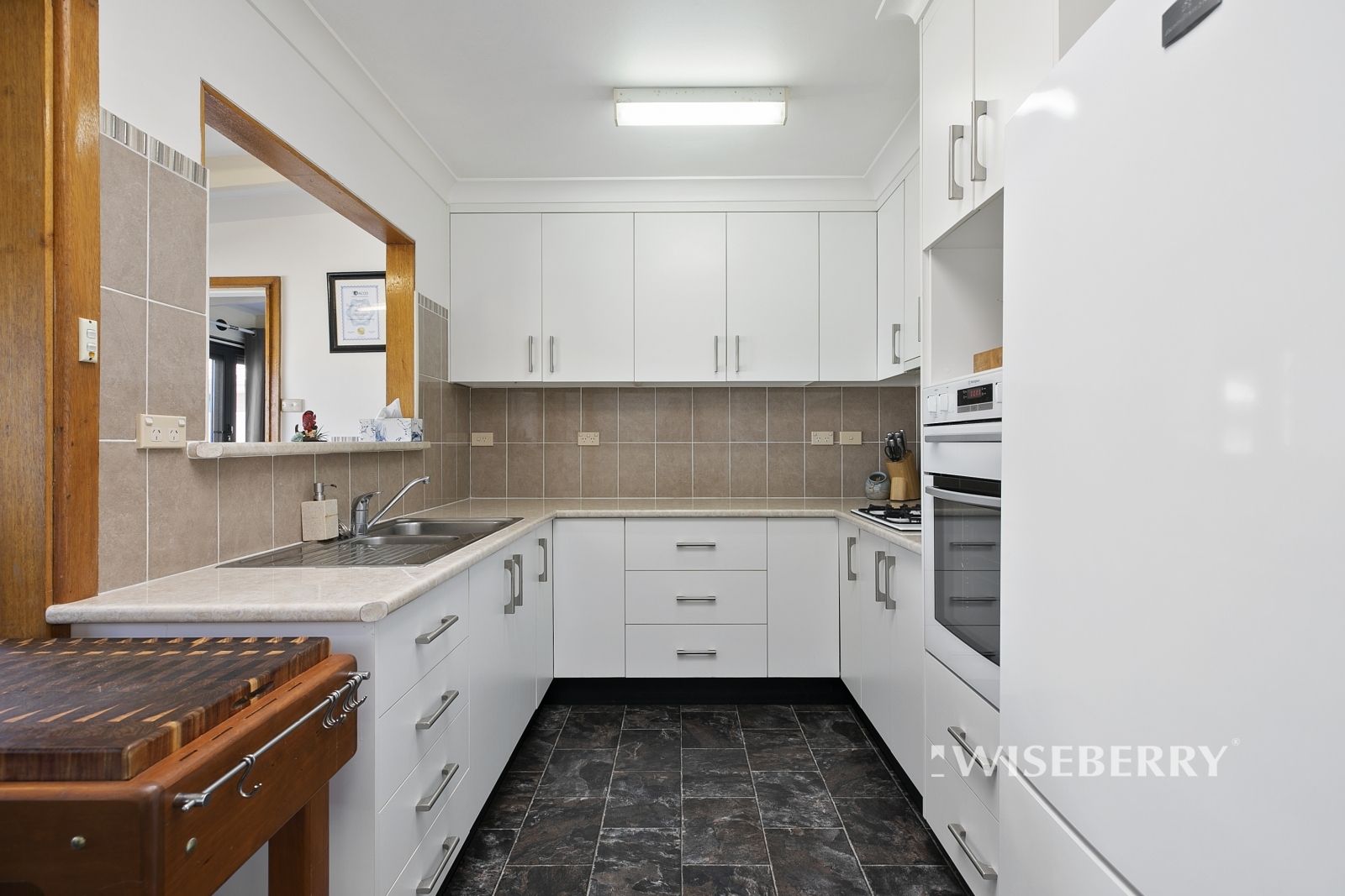 10 Shropshire Street, Gorokan NSW 2263, Image 2