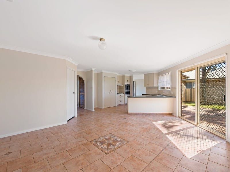 4 bedrooms House in 60 McDougall Street WILSONTON QLD, 4350