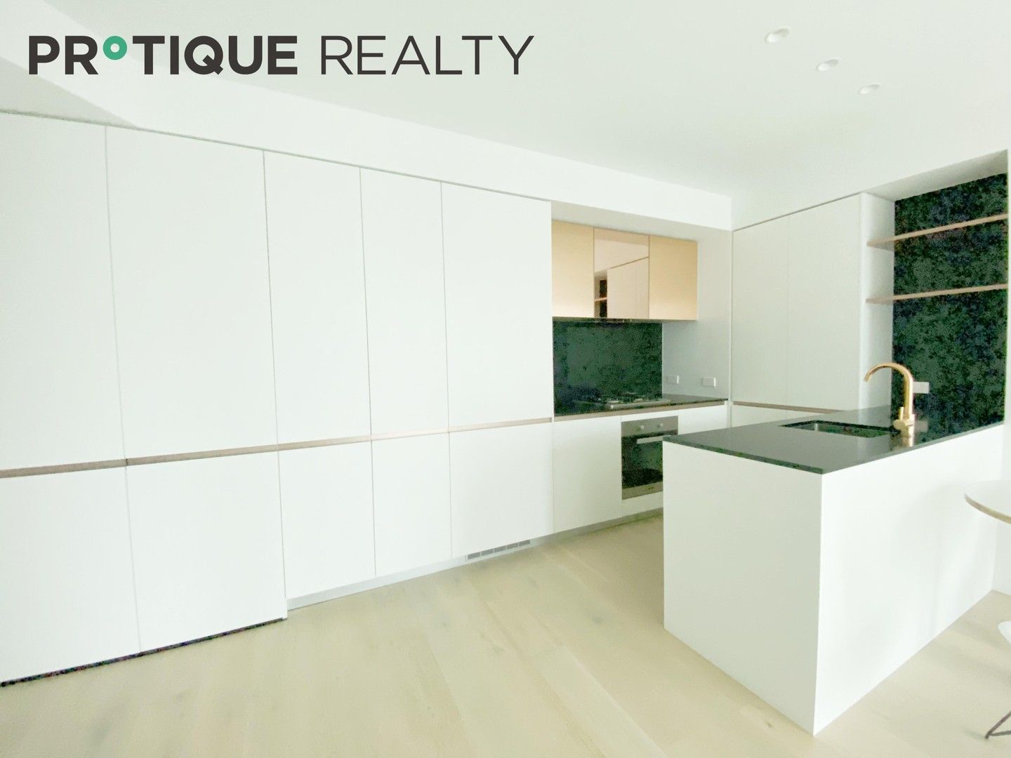 1 bedrooms Apartment / Unit / Flat in 4212/228 La Trobe Street MELBOURNE VIC, 3000