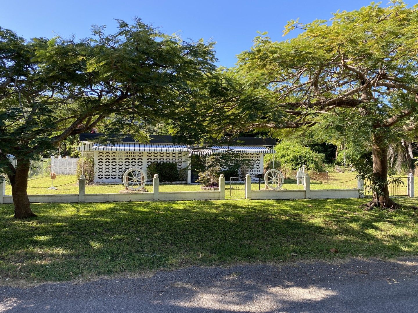 2 bedrooms House in 33 Kelly Street NELLY BAY QLD, 4819