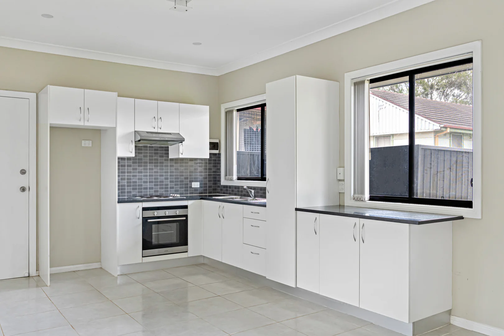 Lurnea NSW 2170 photo 5