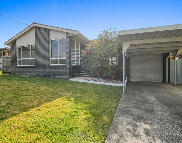 9 Essex Street, Gorokan NSW 2263