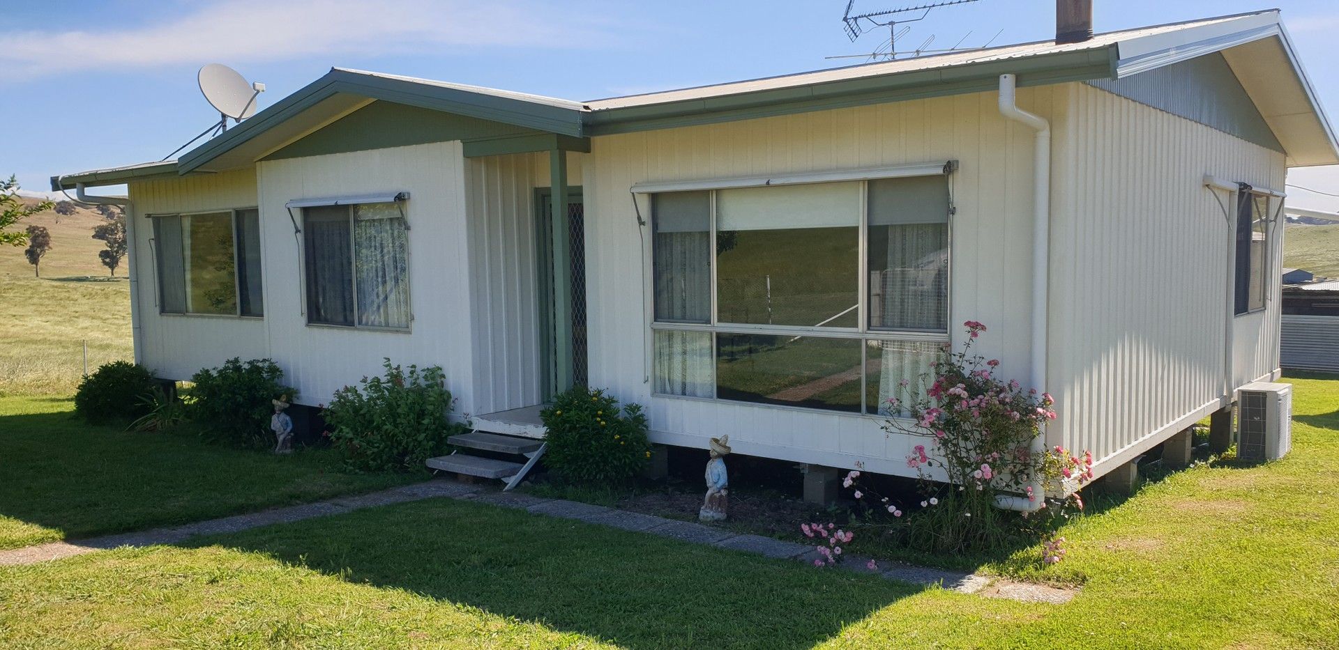 3 bedrooms House in 221 Webbs Road TUMUT NSW, 2720