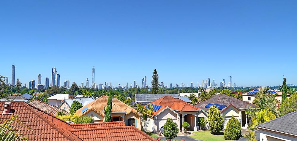 4 bedrooms House in 10/16 Cascade Avenue BENOWA QLD, 4217