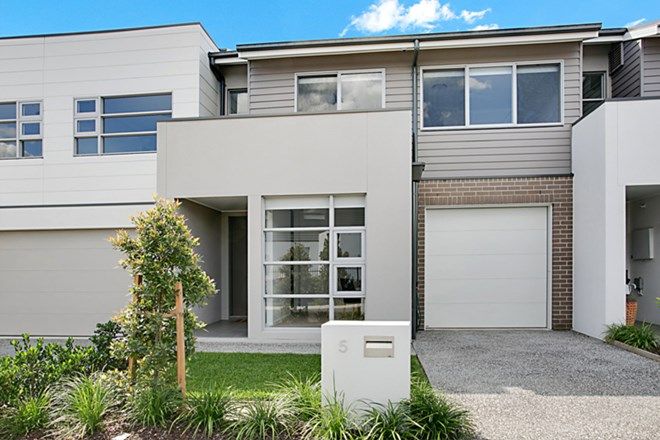 Picture of 5 Aspect Crescent, GLENMORE PARK NSW 2745