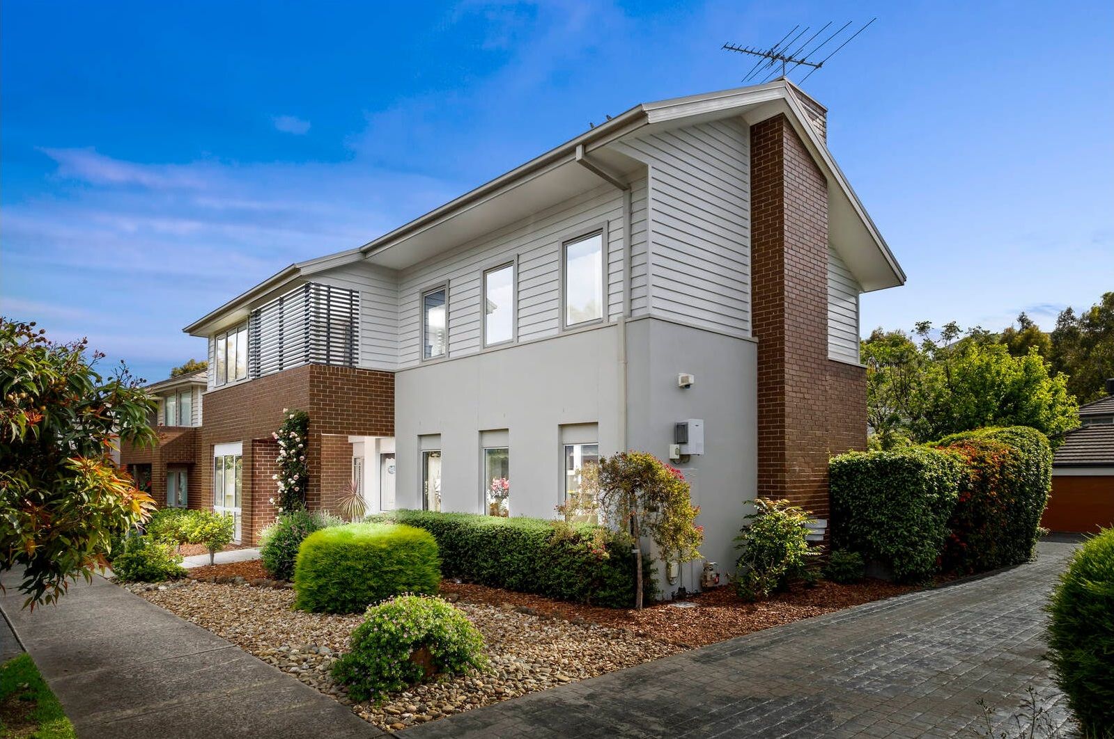 5 bedrooms House in 13 Carrangall Place PARKVILLE VIC, 3052
