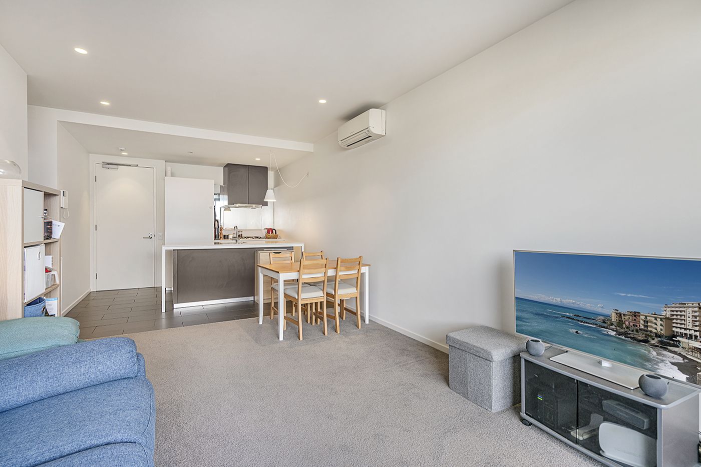 2 bedrooms Apartment / Unit / Flat in 418/20 Burnley Street RICHMOND VIC, 3121
