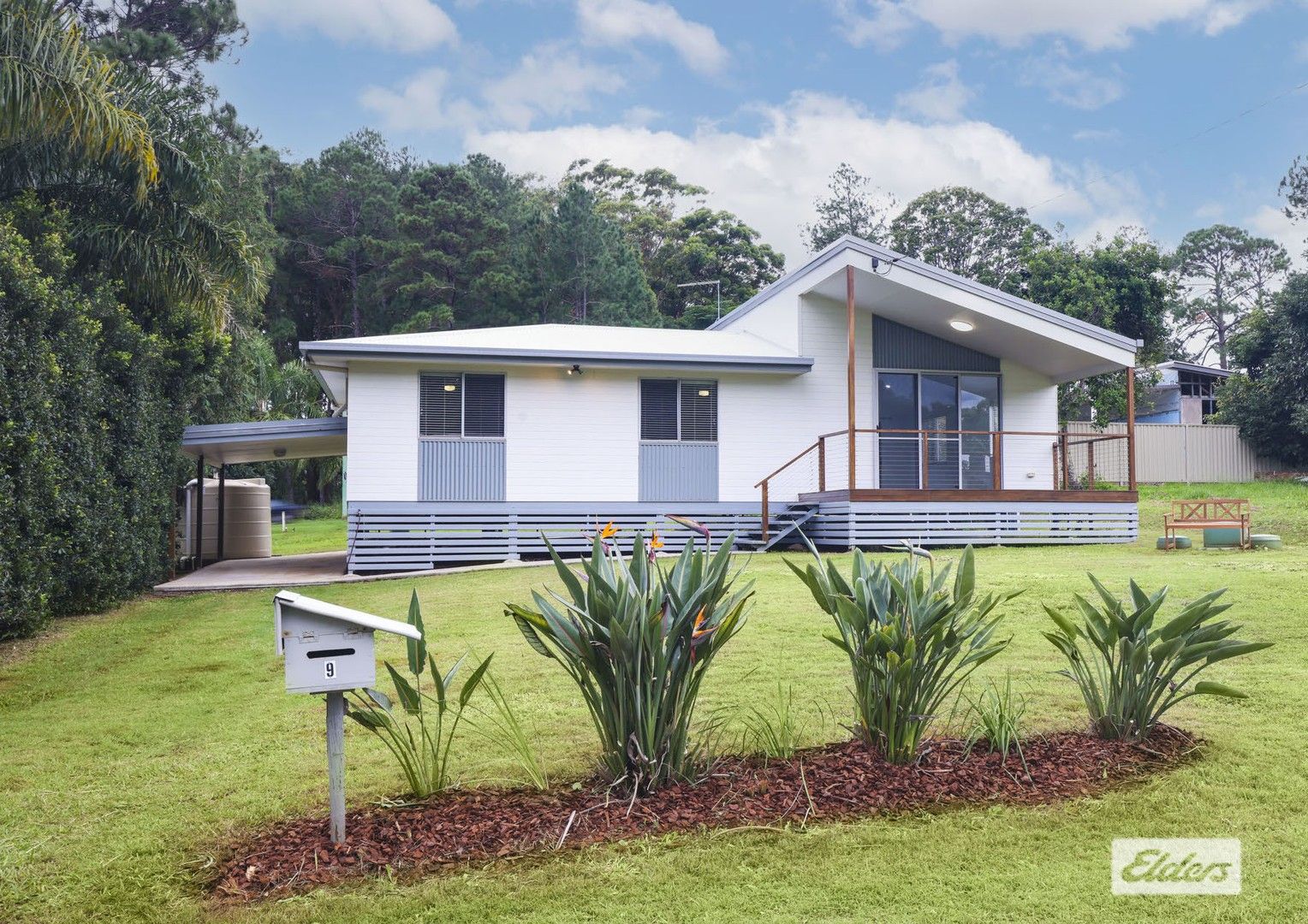 3 bedrooms House in 9 Miriam Street RUSSELL ISLAND QLD, 4184