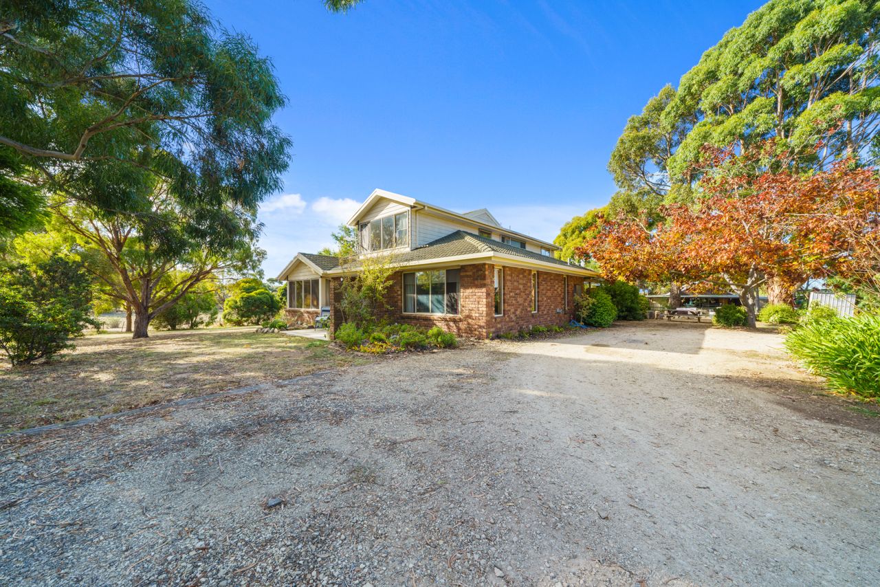 5 bedrooms Acreage / Semi-Rural in 100 Backhouse Lane CAMBRIDGE TAS, 7170