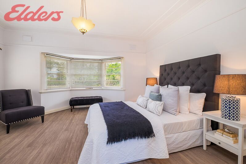 7 Rofe Crescent, Hornsby Heights NSW 2077, Image 2