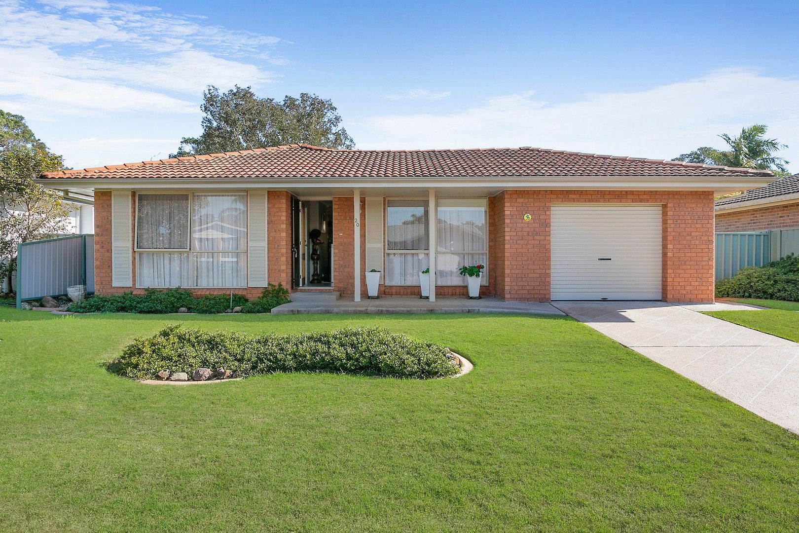 20 Hawkesbury Close, Bateau Bay NSW 2261, Image 0