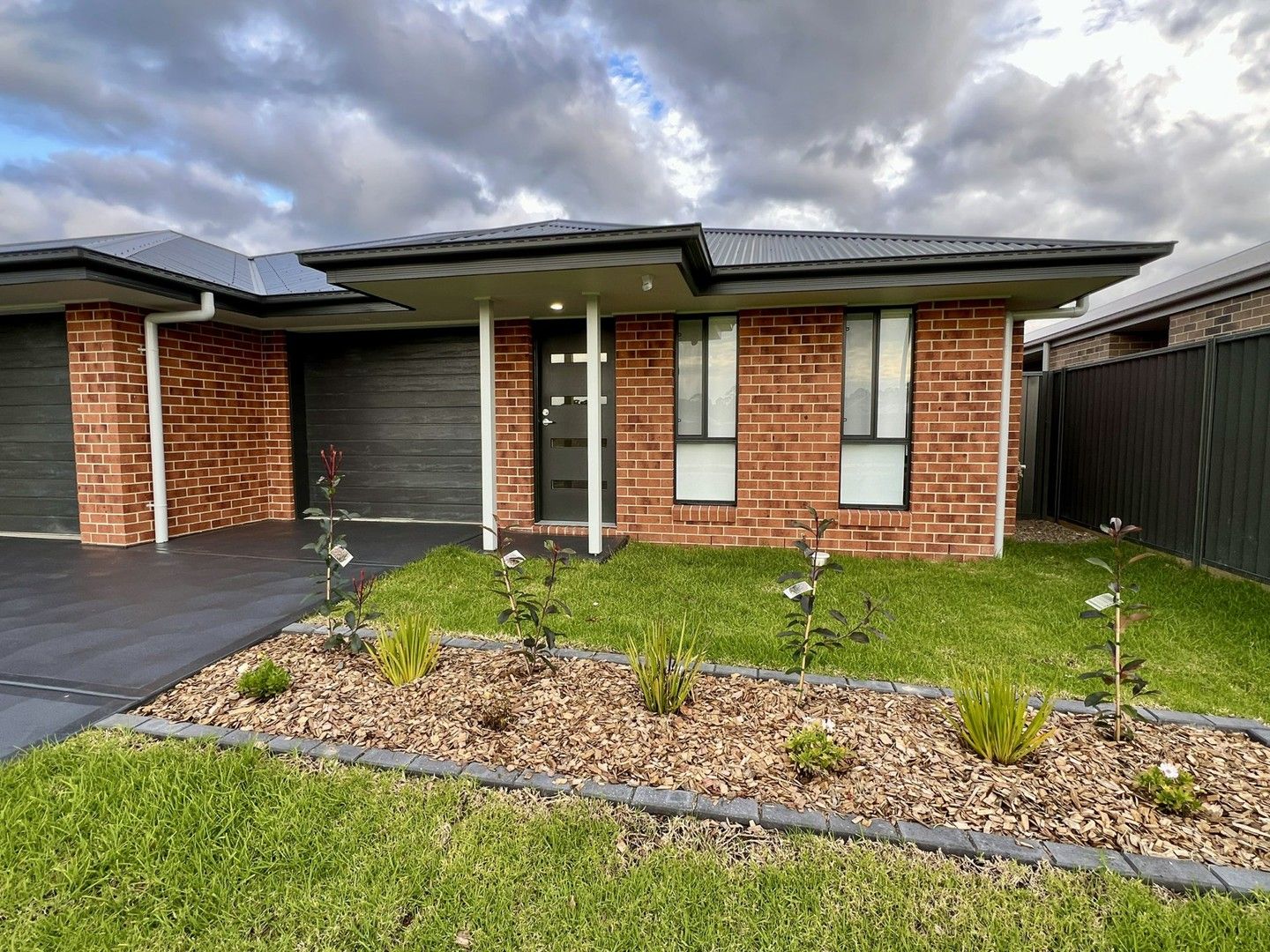 2 bedrooms House in 2/53 Lakeside Circuit CESSNOCK NSW, 2325