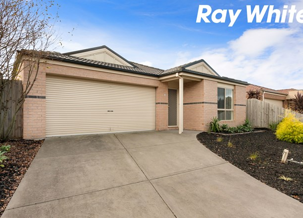 28 Wakenshaw Crescent, Pakenham VIC 3810