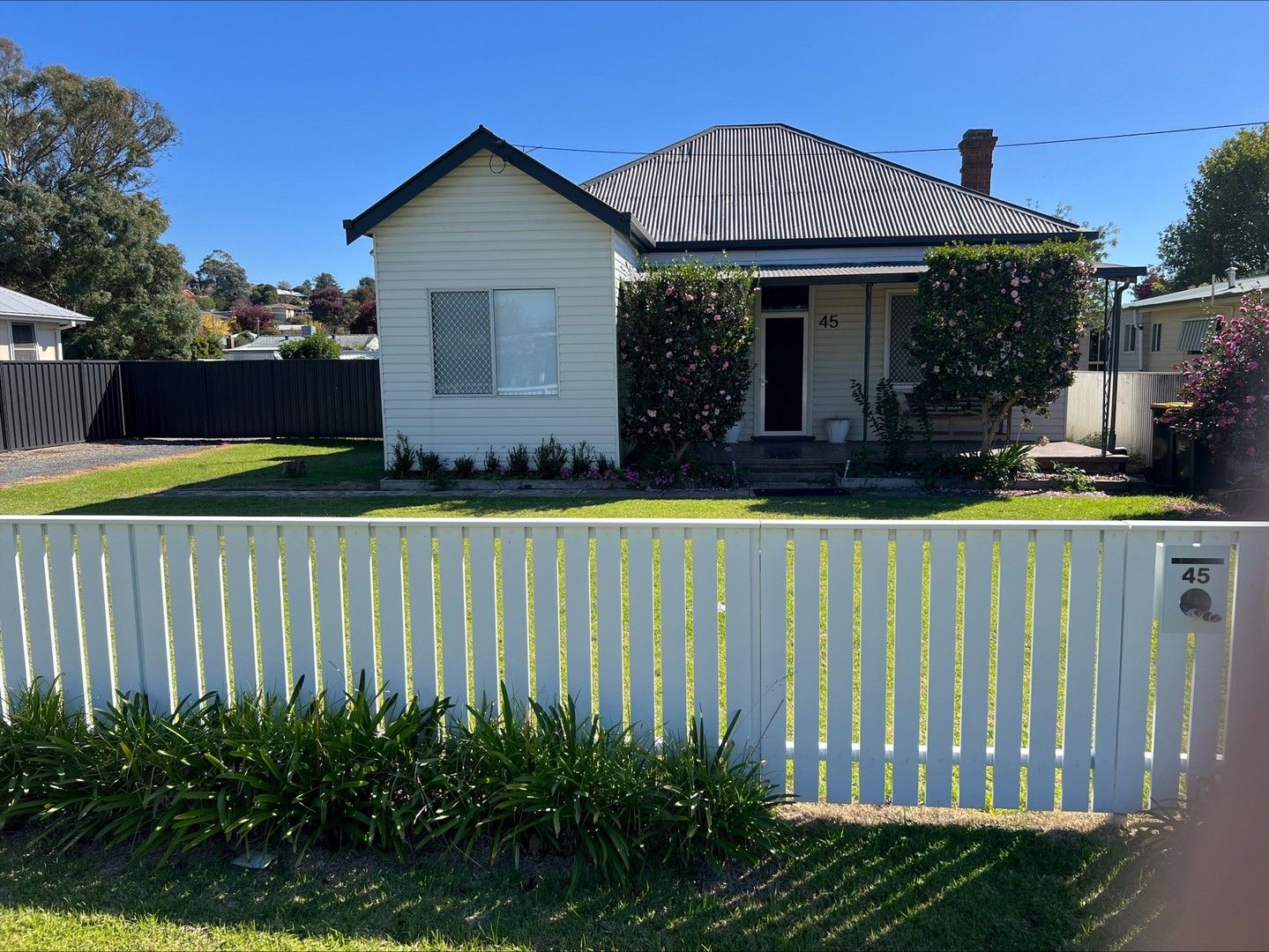 3 bedrooms House in 45 Centenary Avenue COOTAMUNDRA NSW, 2590