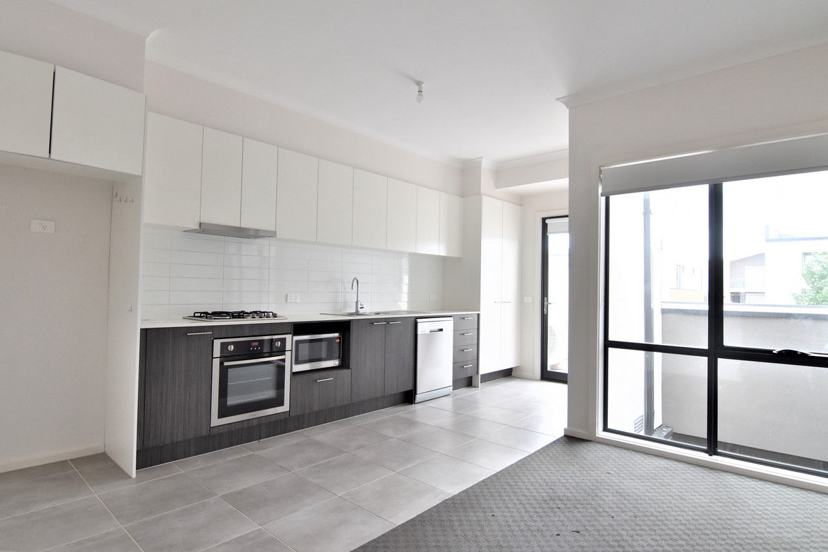 2 bedrooms Townhouse in 26 Queen Circuit SUNSHINE VIC, 3020