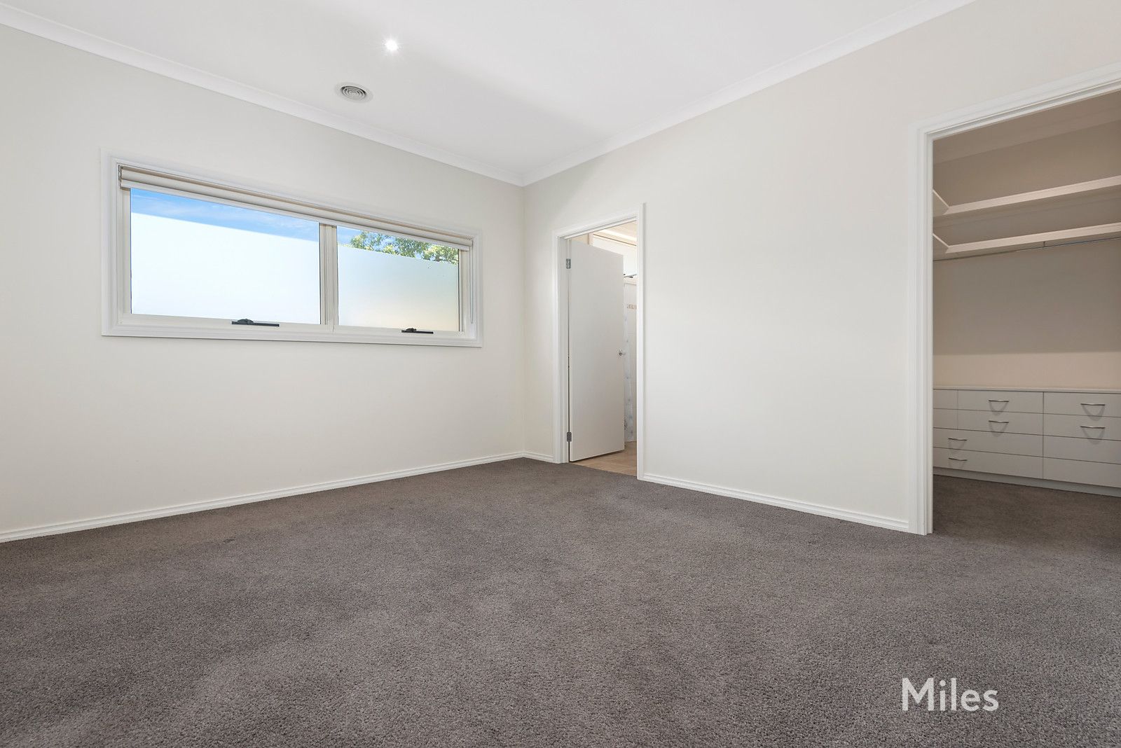 9A Mary Avenue, Heidelberg Heights VIC 3081, Image 2