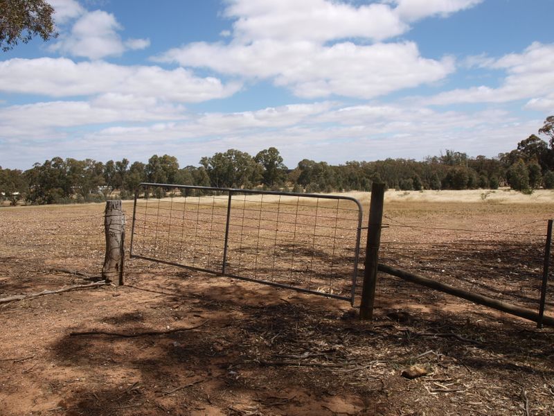 CA 42 & CA 42 B Sommerville Road, Wedderburn VIC 3518, Image 1