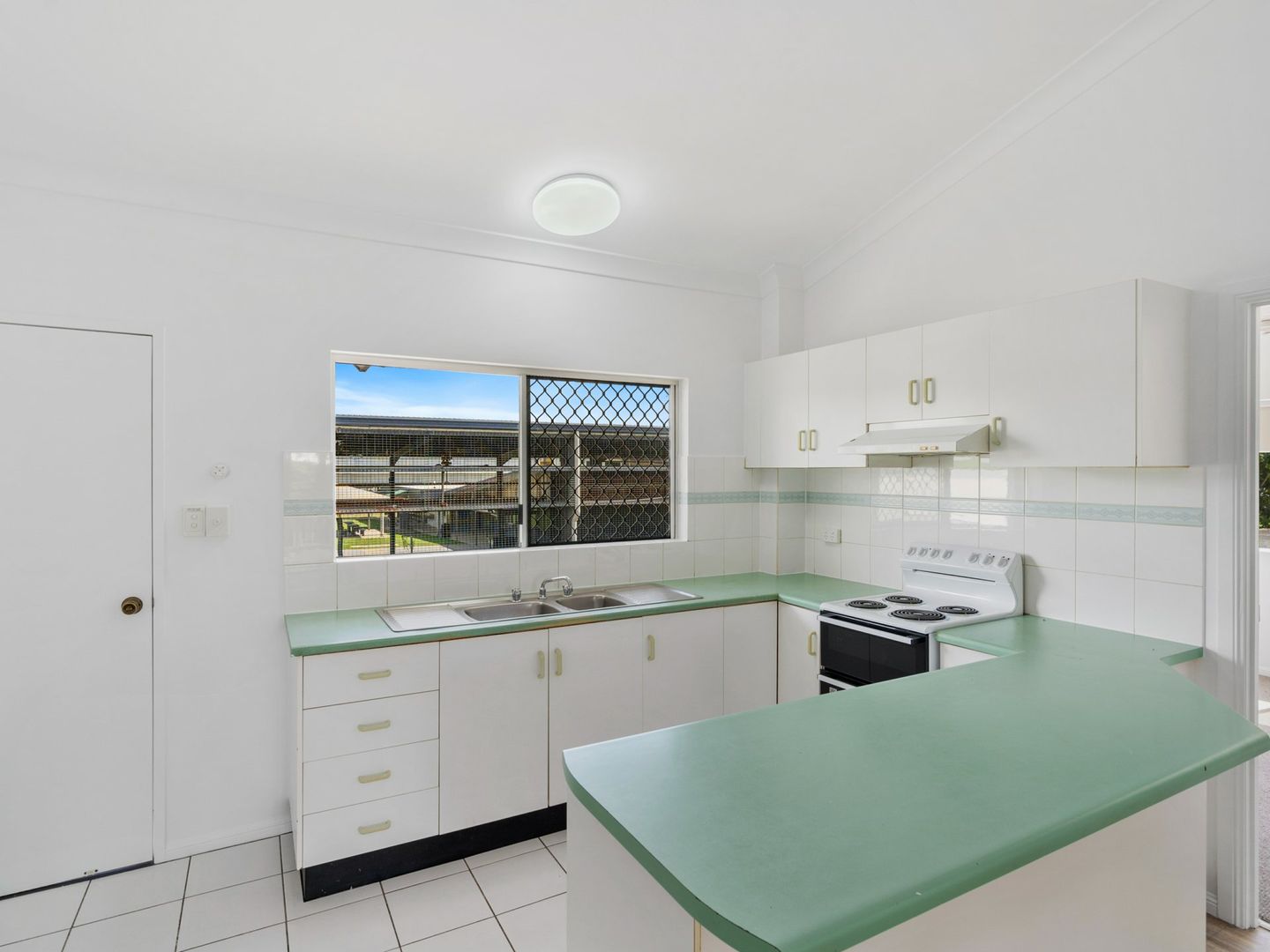 8/12 Mayers Street, Manunda QLD 4870, Image 1