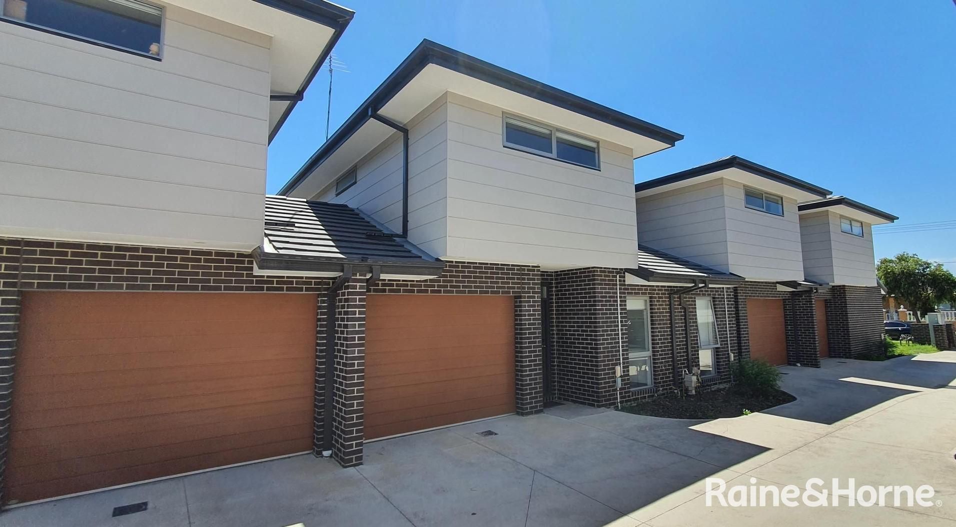 2 bedrooms Townhouse in 9/71 Fox Street ST ALBANS VIC, 3021