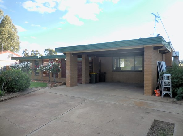 43 Gossamer Street, Leeton NSW 2705