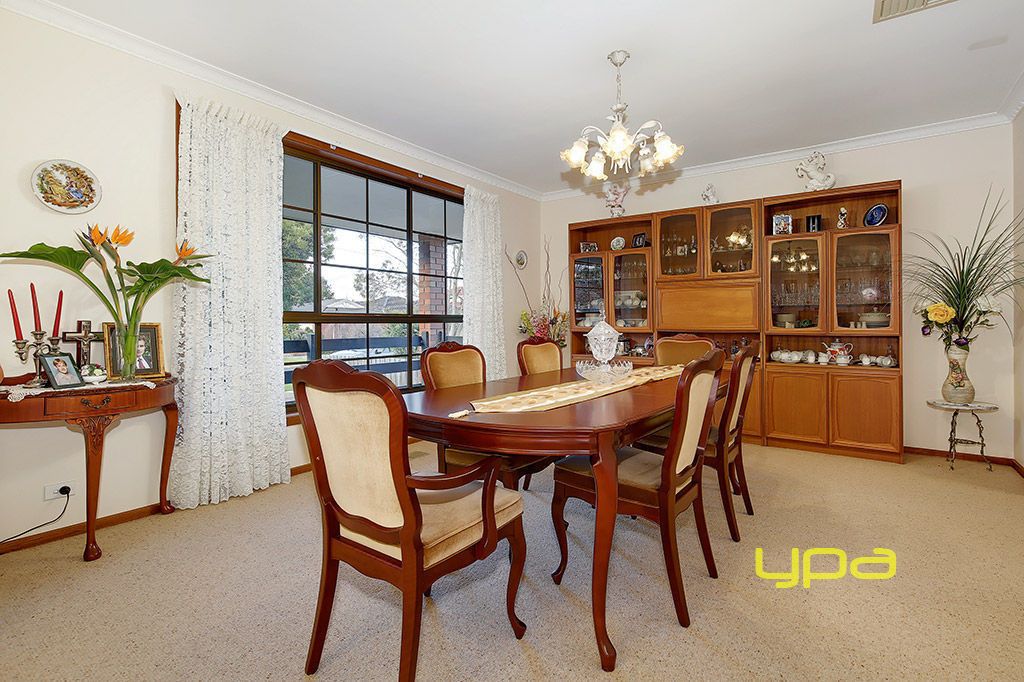 12 Erskine Court, Greenvale VIC 3059, Image 2