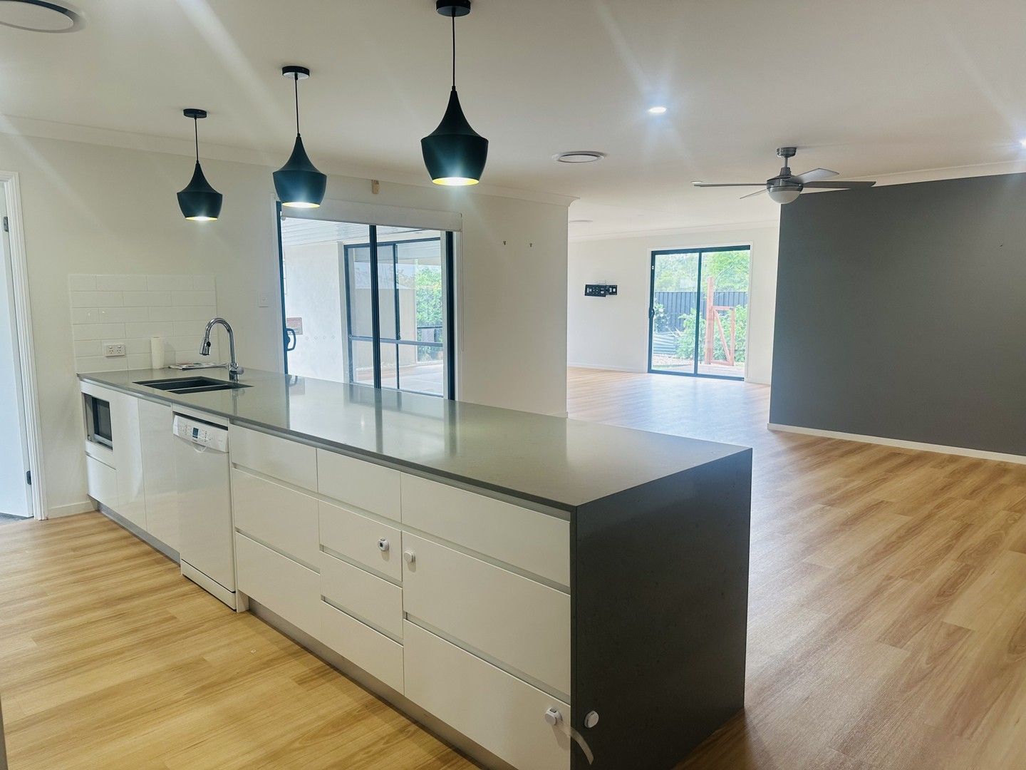 3 bedrooms House in 2 Tandanus Court OXENFORD QLD, 4210