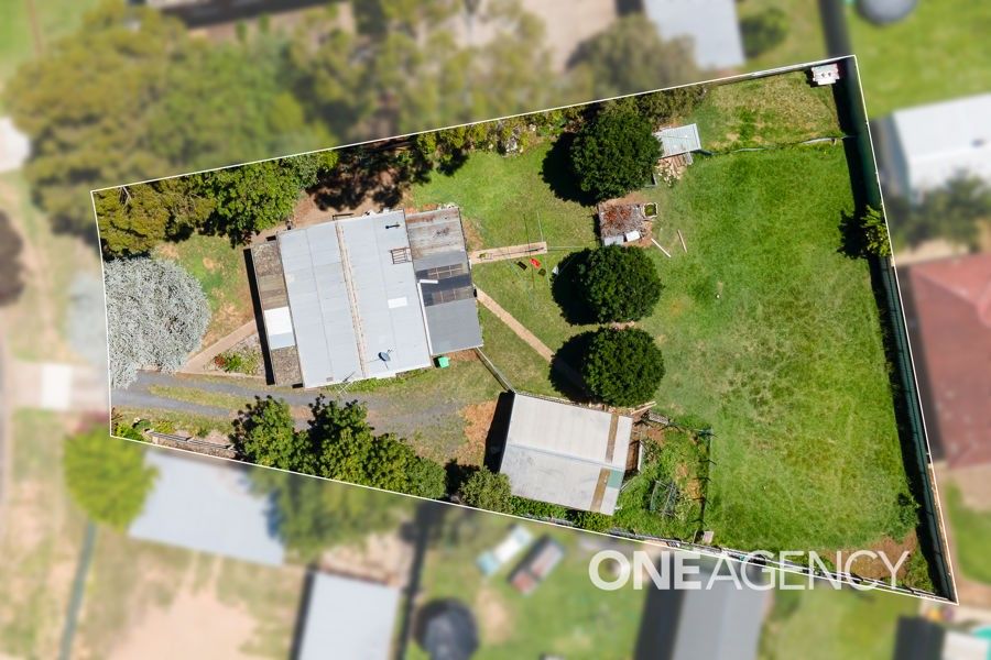 19 COCHRANE STREET, Kooringal NSW 2650, Image 1