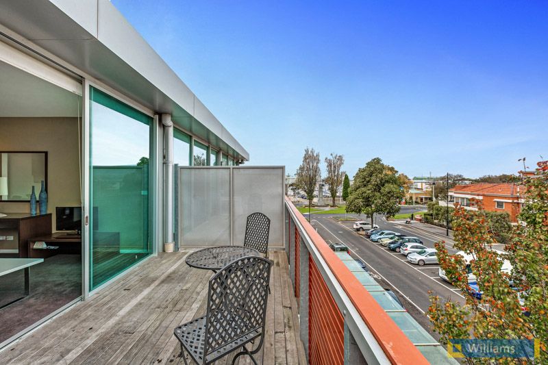 210/4 - 18 Ferguson Street, WILLIAMSTOWN VIC 3016, Image 2