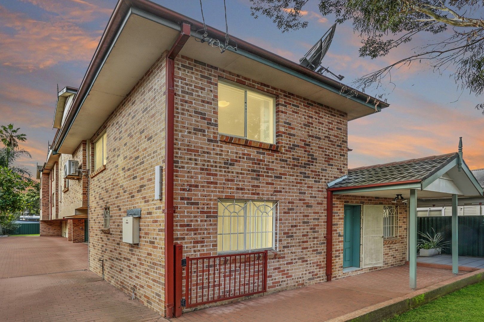 1/1 Graham Rd, Narwee NSW 2209 - Townhouse For Rent - $600 | Domain