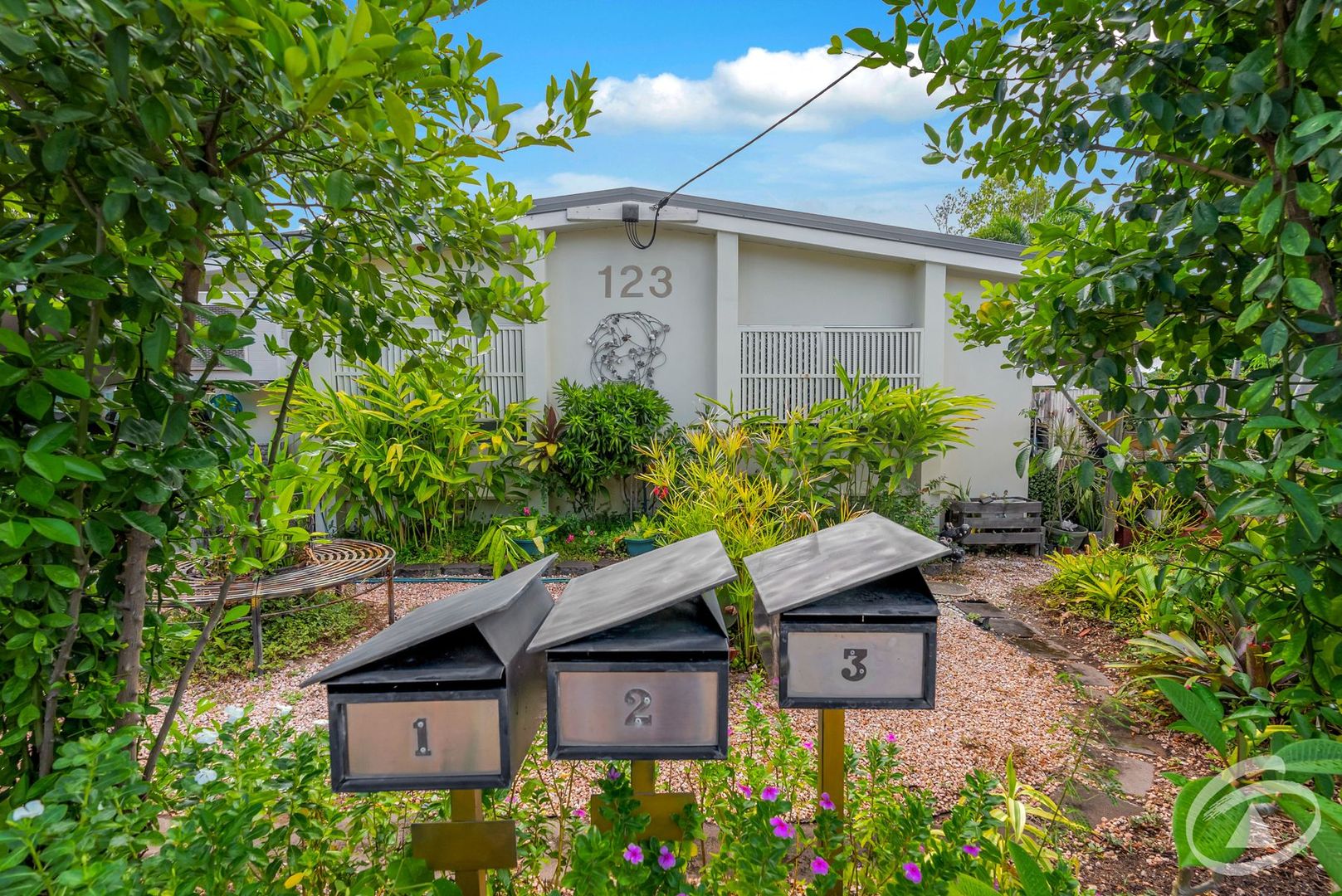 123 Oleander Street, Holloways Beach Property History & Address