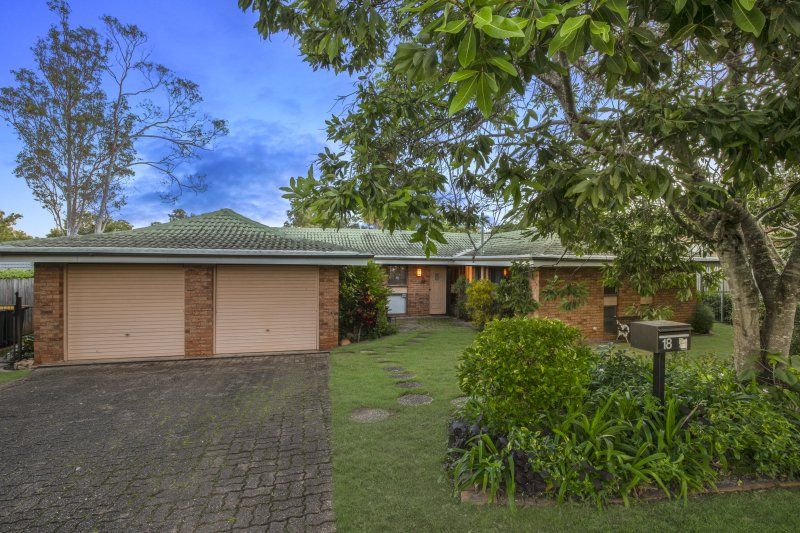 18 Moondarra Street, Chapel Hill QLD 4069, Image 0